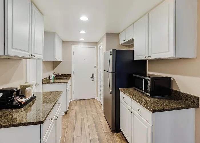 Oceanfront Litchfield Inn