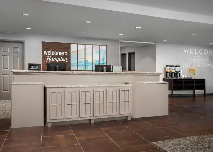 Hampton Inn & Suites Omaha-Downtown