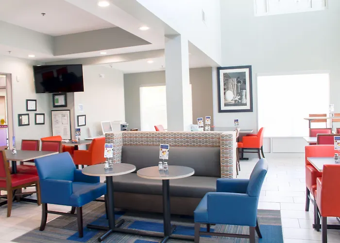 Holiday Inn Express & Suites Lexington Downtown Area-Keeneland By Ihg
