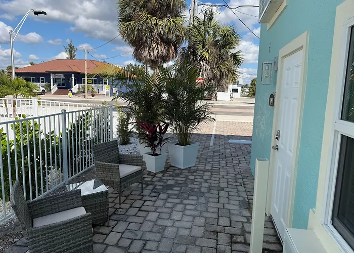 Flamingo Inn