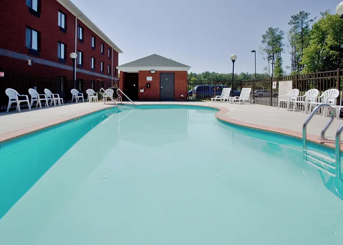 Holiday Inn Express Hotel & Suites Suffolk By Ihg