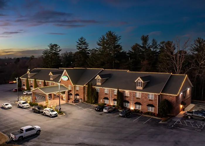 Mountain Inn & Suites Flat Rock