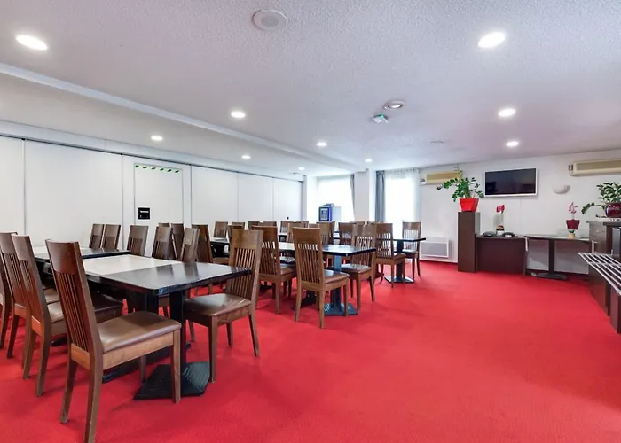 Brit Hotel Confort Rouen Nord - Eden