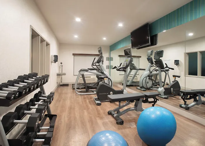 Holiday Inn Express Hotel & Suites Longmont By Ihg