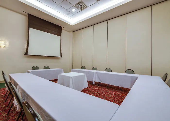 Holiday Inn Express Hotel & Suites Greensboro-East By Ihg