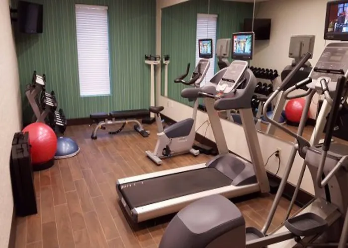 Holiday Inn Express & Suites Quincy I-10 By Ihg