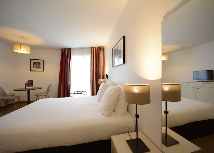 Hotel Cerise Chatou