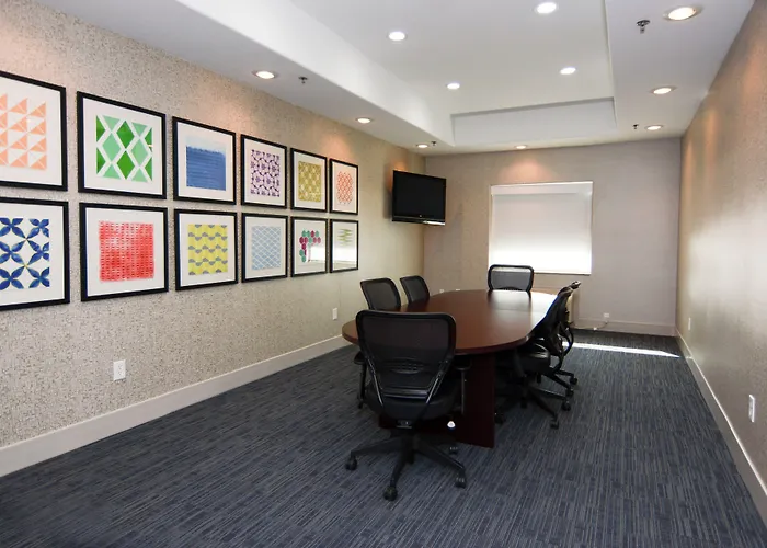 Holiday Inn Express Hotel & Suites New Boston By Ihg