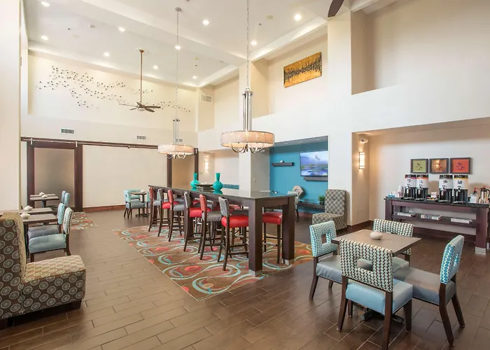 Hampton Inn & Suites Dayton-Airport