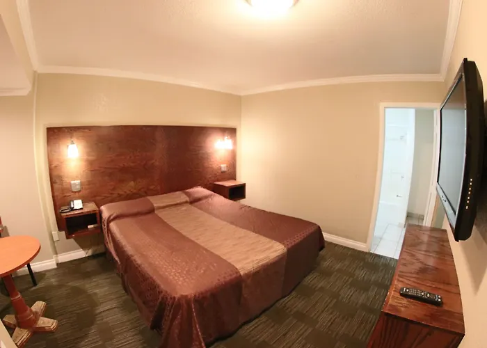 Santa Cruz Inn