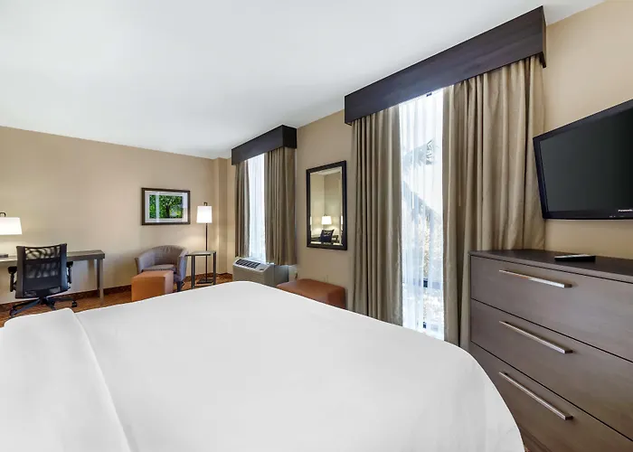 Best Western Plus Kendall Hotel & Suites