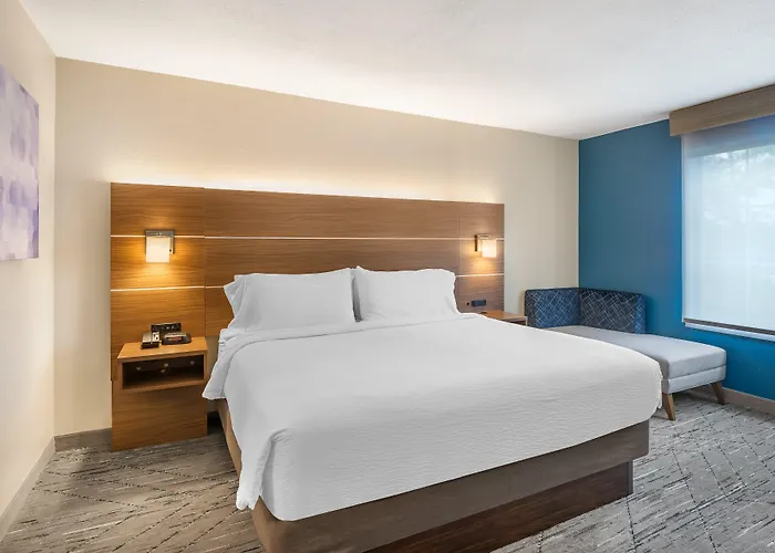 Holiday Inn Express And Suites - Petersburg - Fort Lee By Ihg