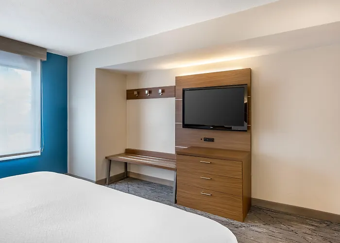 Holiday Inn Express And Suites - Petersburg - Fort Lee By Ihg