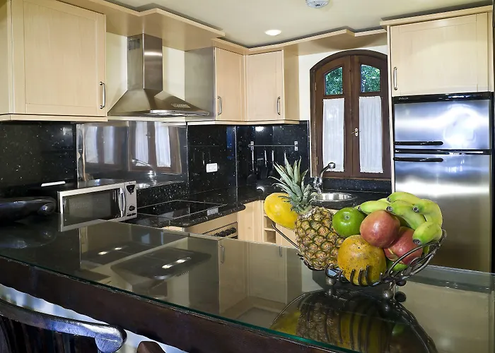 Regency Country Club, Apartments Suites