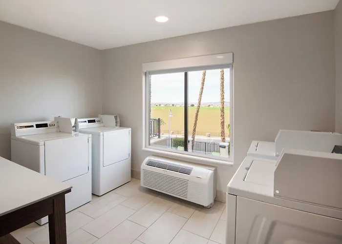 Holiday Inn Express Hotel & Suites Yuma By Ihg