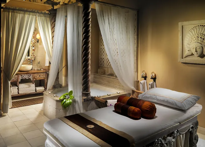 Royal Garden Villas, Luxury Hotel