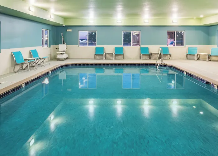 Holiday Inn Express Warrenton By Ihg