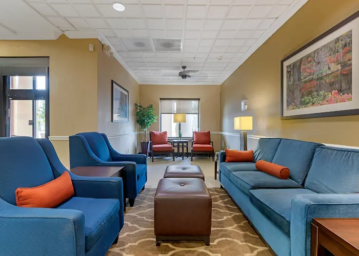 Comfort Suites Savannah North