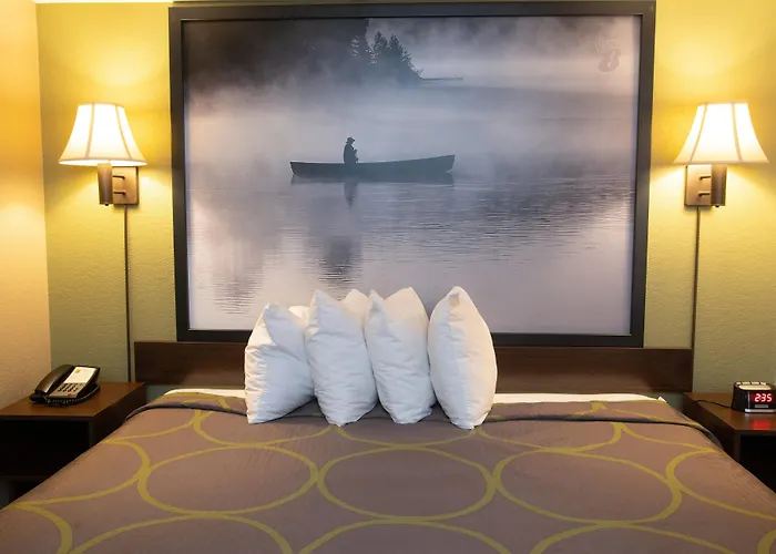 Super 8 By Wyndham Mississauga