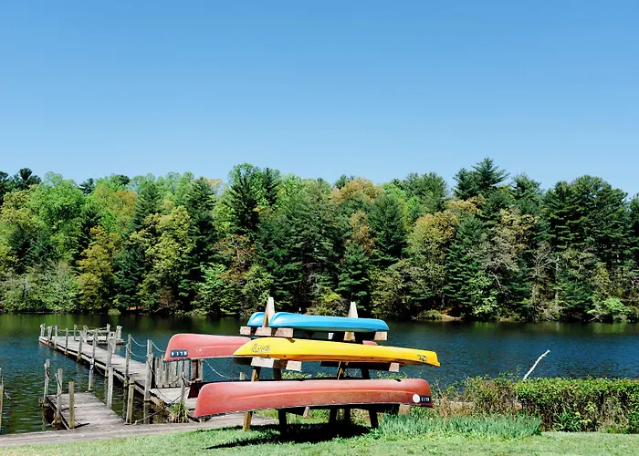 Highland Lake Inn & Resort - Flat Rock