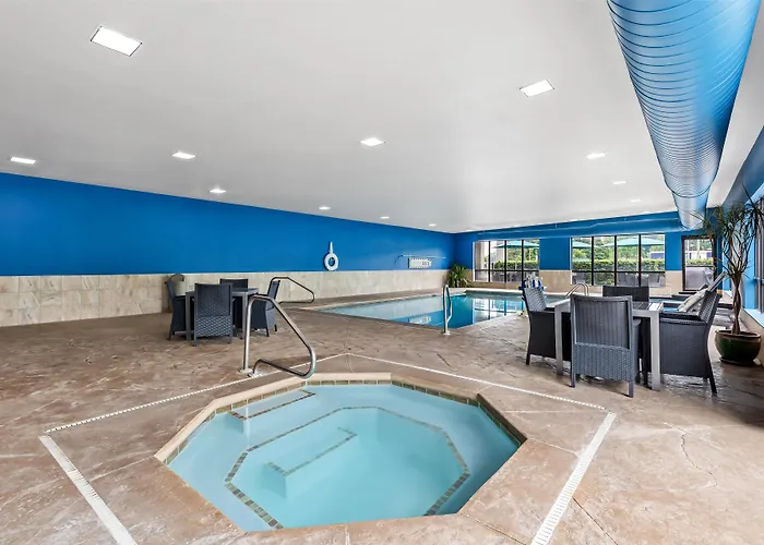 Hampton Inn & Suites Grove City