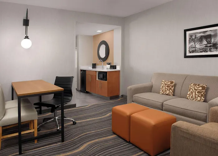 Embassy Suites La Quinta Hotel & Spa