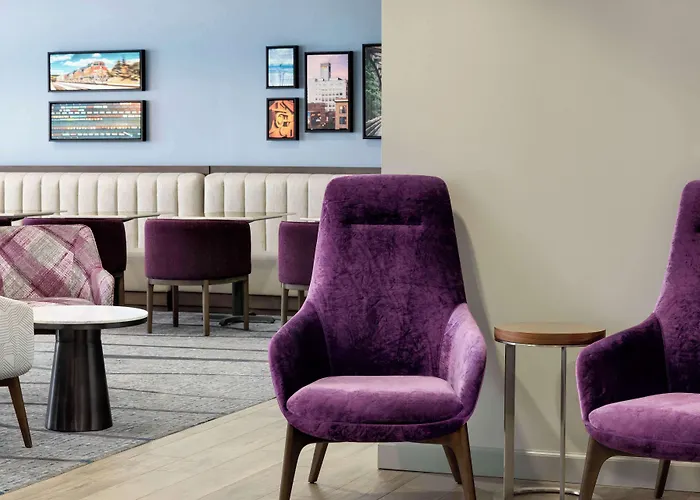 La Quinta Inn & Suites By Wyndham Springfield Airport Rte 66