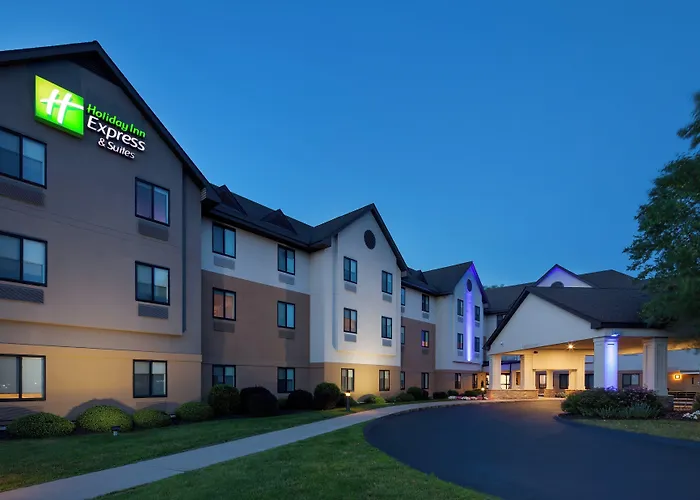 Holiday Inn Express & Suites Bradley Airport By Ihg