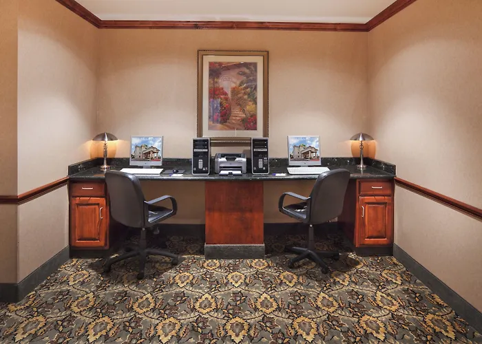 Holiday Inn Express Hotel & Suites Woodward Hwy 270 By Ihg