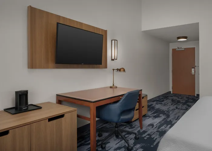 Fairfield By Marriott Inn & Suites Roanoke Hollins I-81