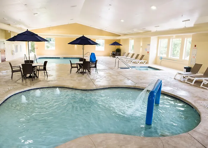Comfort Suites Lake Geneva East