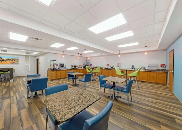 Best Western Plus Midwest City Inn & Suites