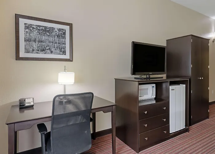 Best Western Plus Bradbury Inn And Suites