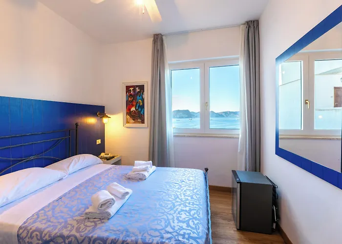 Hotel Torre Dei Borboni