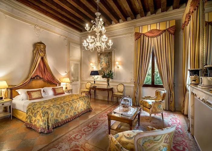 Villa Franceschi Hotel & Resort