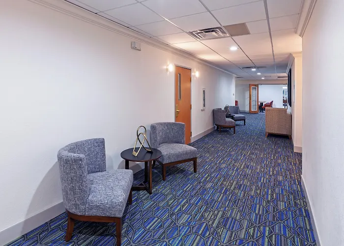 Holiday Inn Express Hotel And Suites Jenks By Ihg