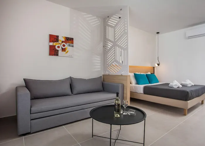 Zoes Hotel & Suites