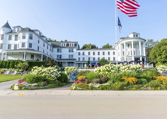 Island House Hotel