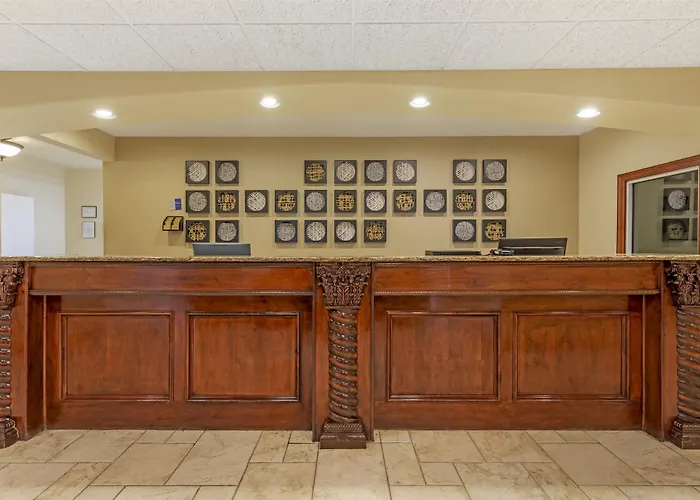 Best Western Plus Monica Royale Inn & Suites