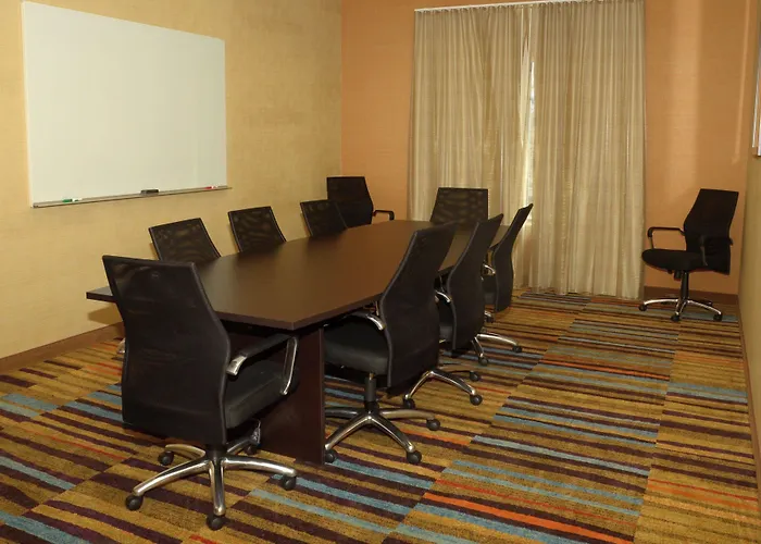 Fairfield Inn & Suites By Marriott Fairmont