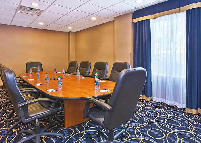 Holiday Inn Express And Suites Pittsburgh West Mifflin By Ihg
