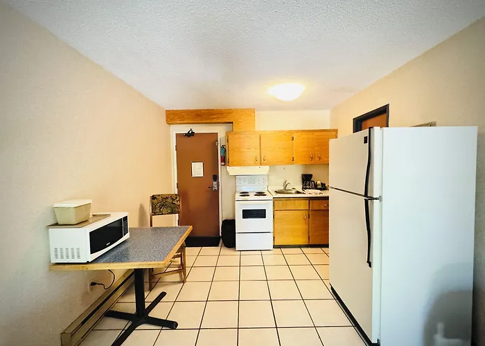 Canadas Best Value Inn & Suites-Castlegar