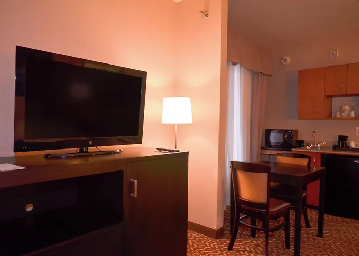 Holiday Inn Express & Suites Pine Bluff/Pines Mall By Ihg