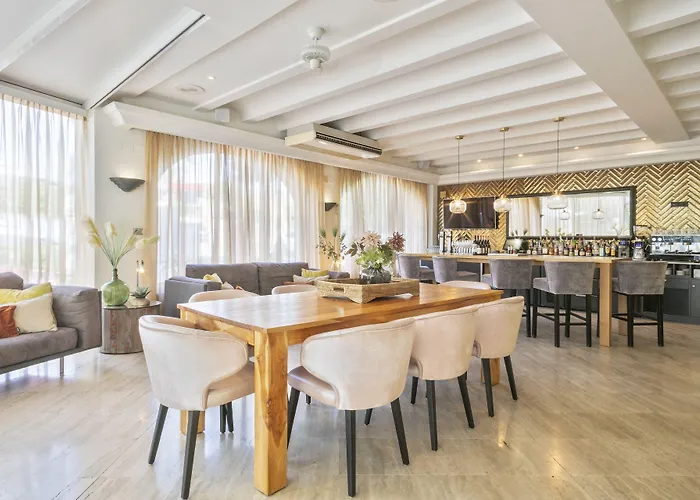 Van Der Valk Hotel Barcarola