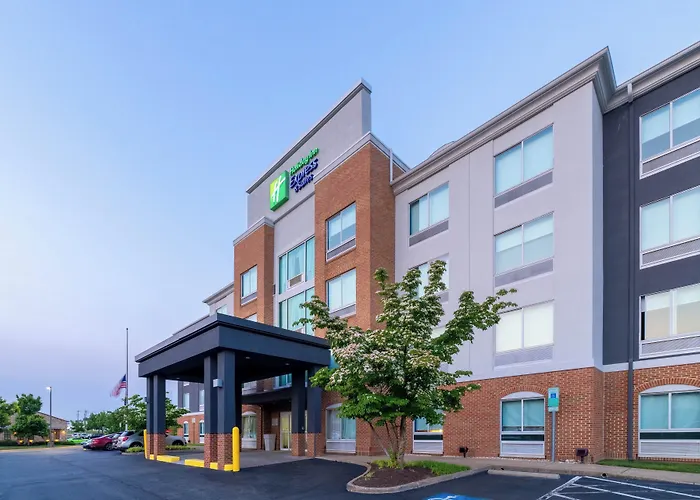 Holiday Inn Express Hotel & Suites Woodbridge By Ihg