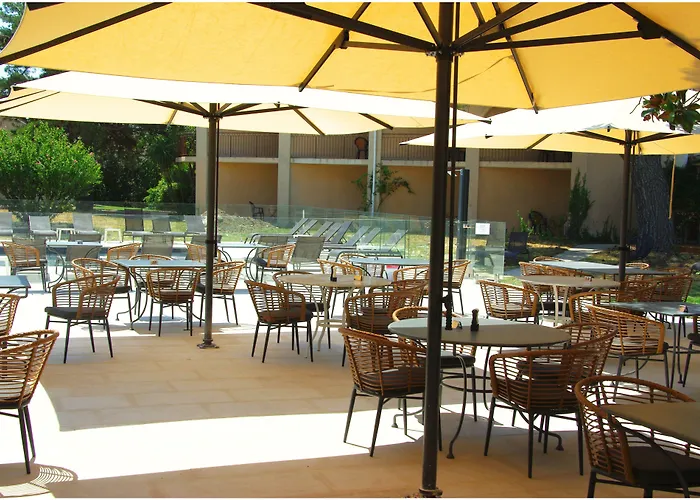 Golden Tulip Avignon Le Paradou