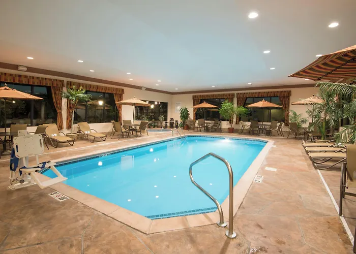 Holiday Inn Express & Suites - Sharon-Hermitage By Ihg