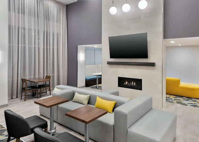 Hampton Inn & Suites Cleveland-Beachwood