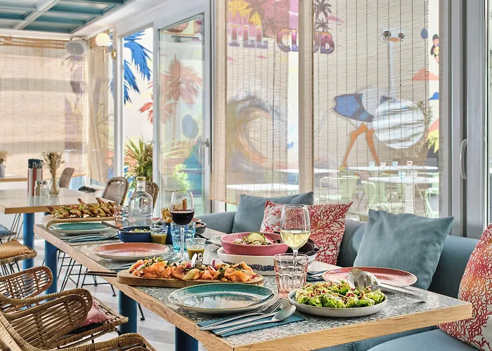 Hôtel Chromatics&Restaurant Hill Club by HappyCulture