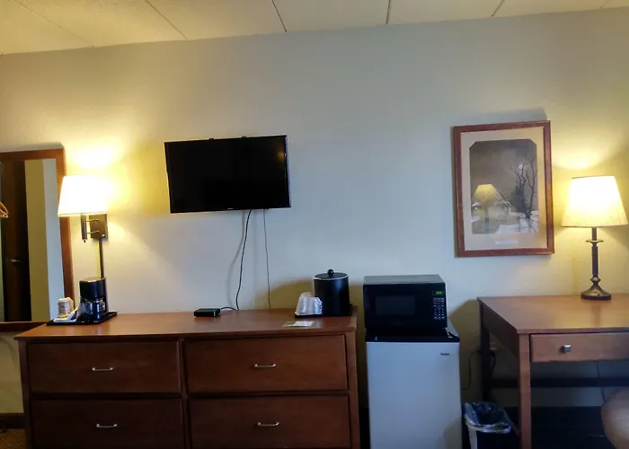 Madelia Hotel & Suites